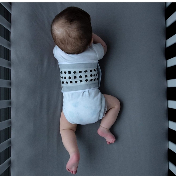 Nanit Breathing Wear Starter Pack – 100% Cotton Swaddle & Breathing Band - Picture 6 of 16